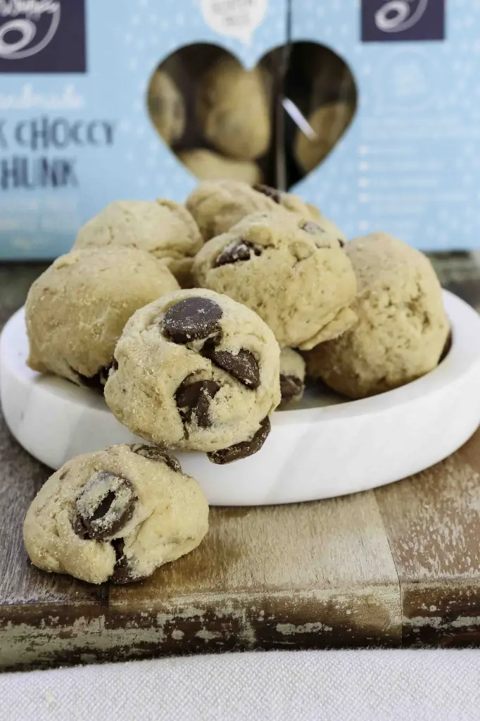 ARM32 MILK CHOCCY CHUNK BITES LOW RES - STYLED (2).webp